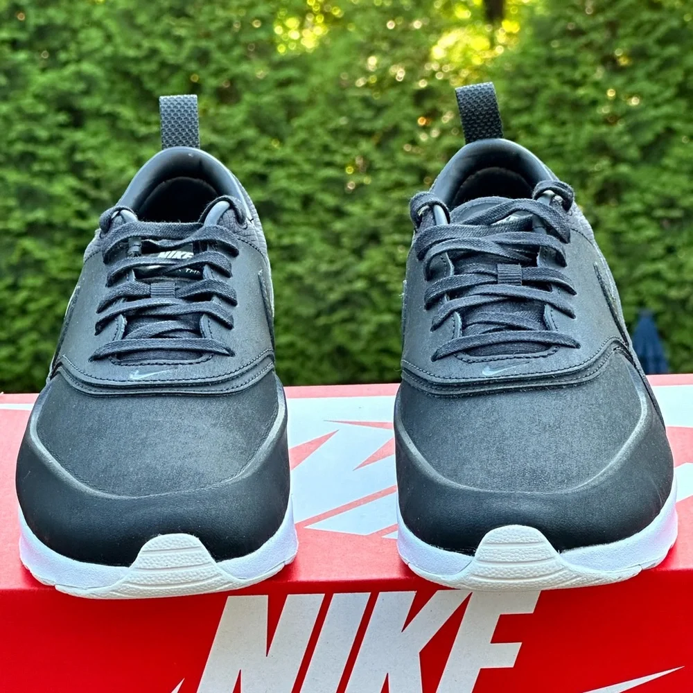 Nike Air Max Thea Leather (Black / White) Casual Sneaker NEW Fits Youth 6 | 6.5